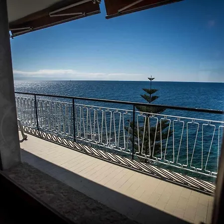 In Locazione Sul Mare Ad Ospedaletti Apartment