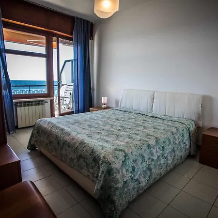 Apartment In Locazione Sul Mare Ad Ospedaletti
