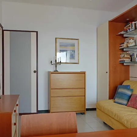 Apartment In Locazione Sul Mare Ad Ospedaletti *