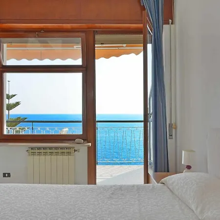 In Locazione Sul Mare Ad Ospedaletti Apartment
