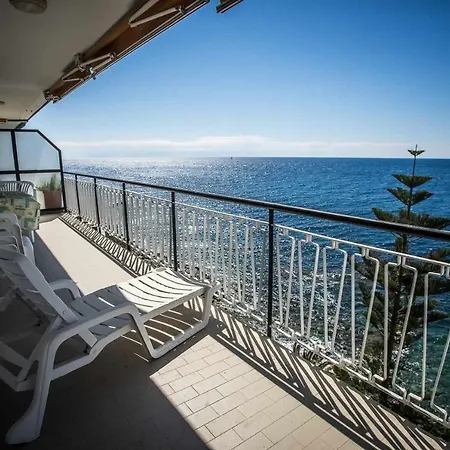 Apartment In Locazione Sul Mare Ad Ospedaletti Imperia